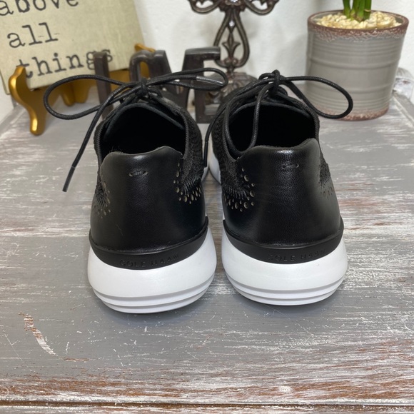 Cole Haan Ella 2 black and white grand knit lace up sneakers size 8.5B - Picture 4 of 11